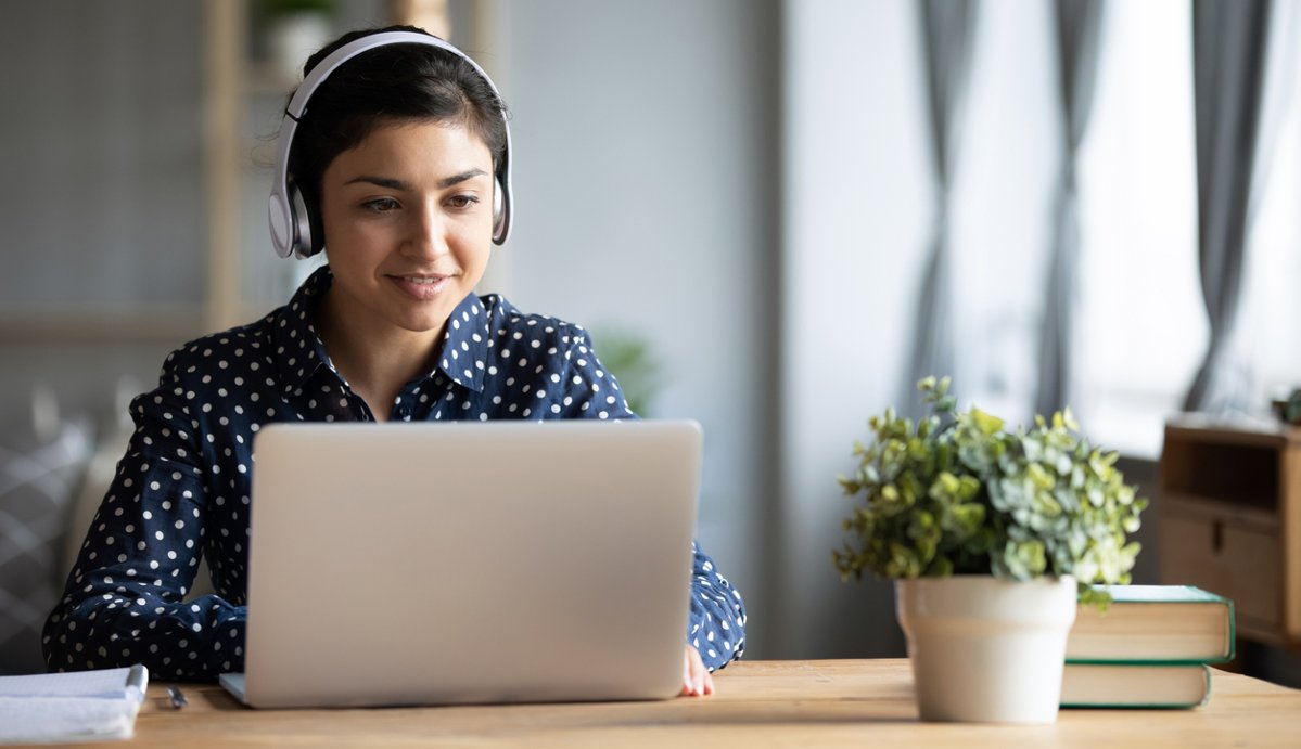 التوظيف عبر الانترنت مع في كونكت مييت